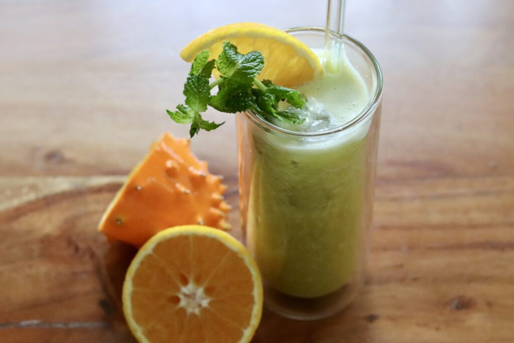 Jus de kiwano et orange – boisson vitaminée et détox rafraîchissante